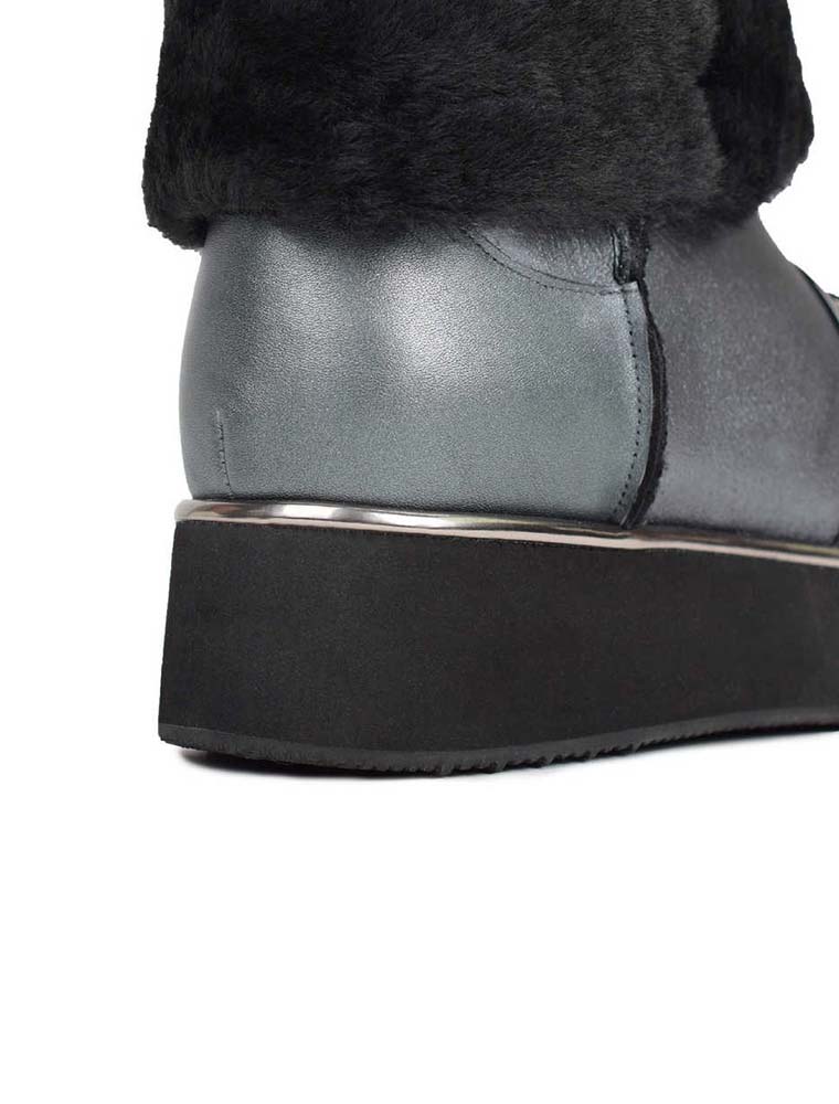 Signature VR Shearling Platform Boots